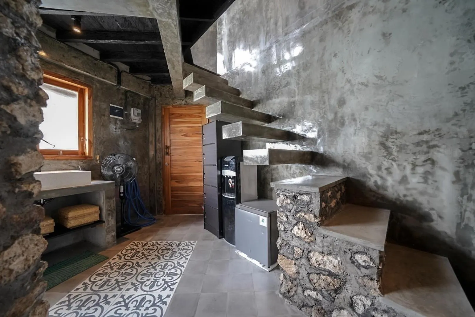 Archie Home Uluwatu 0*,